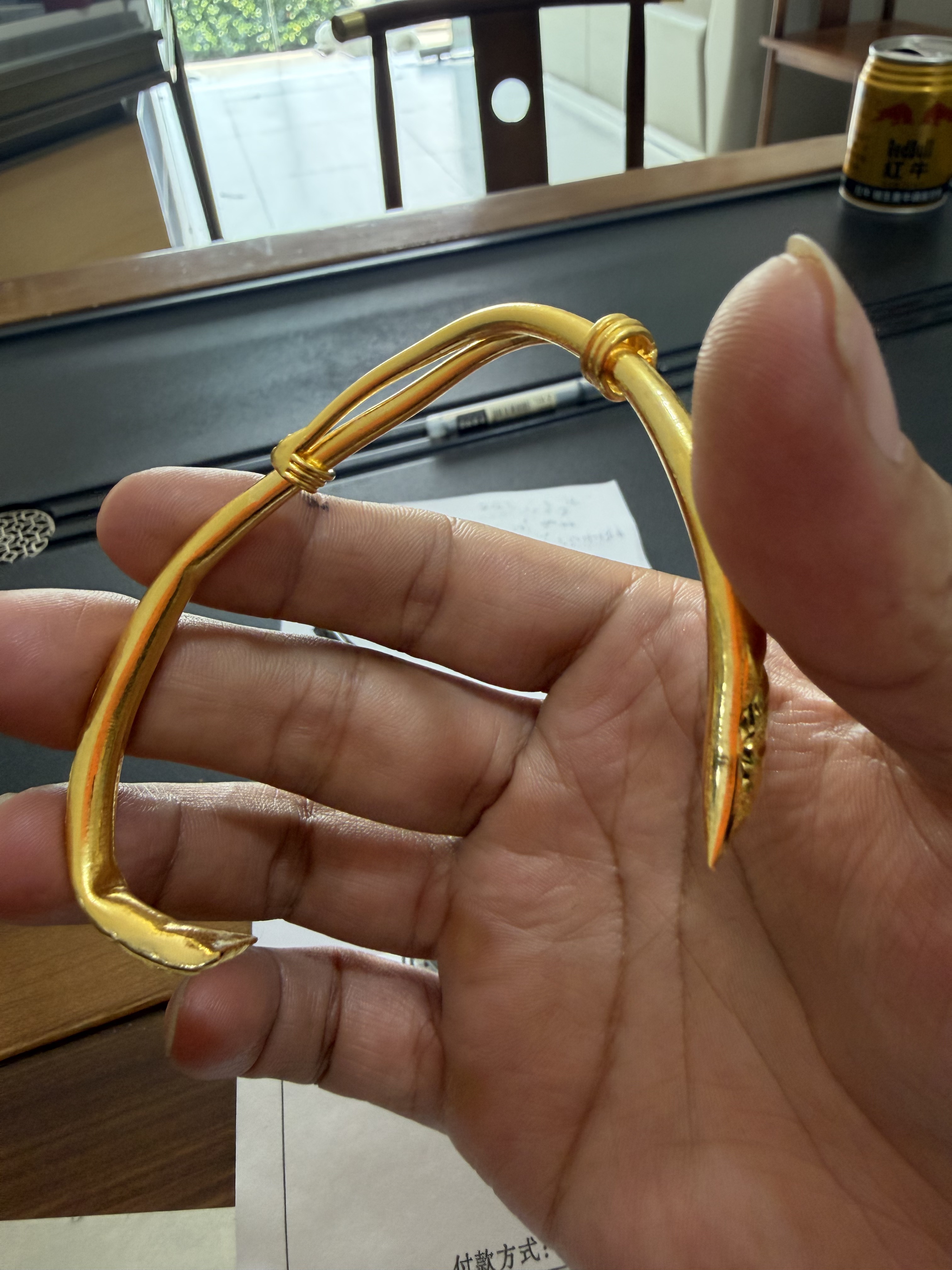 gold article photo